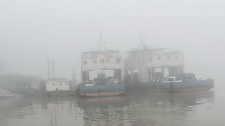 রাত থেকে দৌলতদিয়া-পাটুরিয়া নৌরুটে ফেরি চলাচল বন্ধ রাত থেকে দৌলতদিয়া-পাটুরিয়া নৌরুটে ফেরি চলাচল বন্ধ