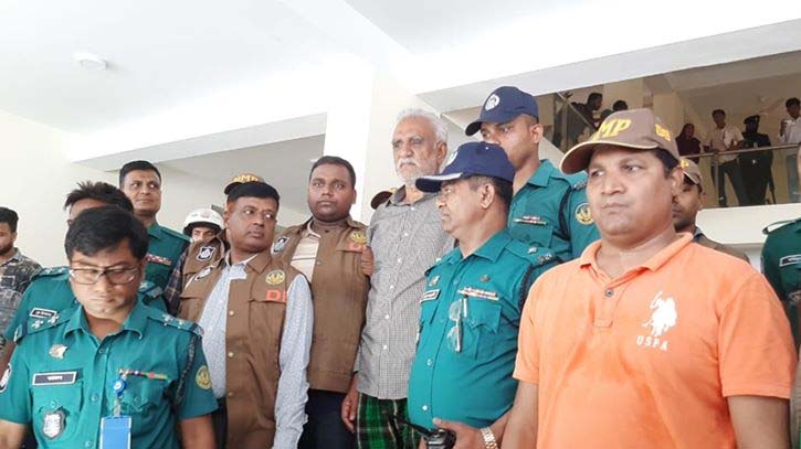 রাজশাহীতে বিএনপি নেতা চাঁদ গ্রেপ্তার রাজশাহীতে বিএনপি নেতা চাঁদ গ্রেপ্তার