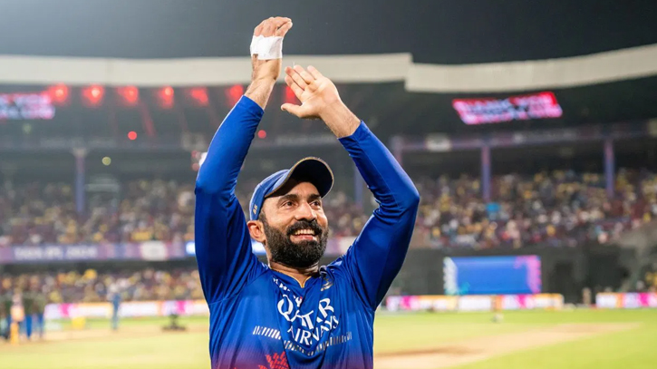 অবসর ভেঙে ক্রিকেটে ফিরছেন ভারতের দীনেশ কার্তিক অবসর ভেঙে ক্রিকেটে ফিরছেন ভারতের দীনেশ কার্তিক