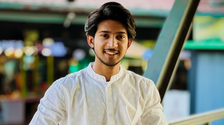 ‘ময়না’ নাটক দিয়ে আলোচনায় শোয়েব শান্ত ‘ময়না’ নাটক দিয়ে আলোচনায় শোয়েব শান্ত