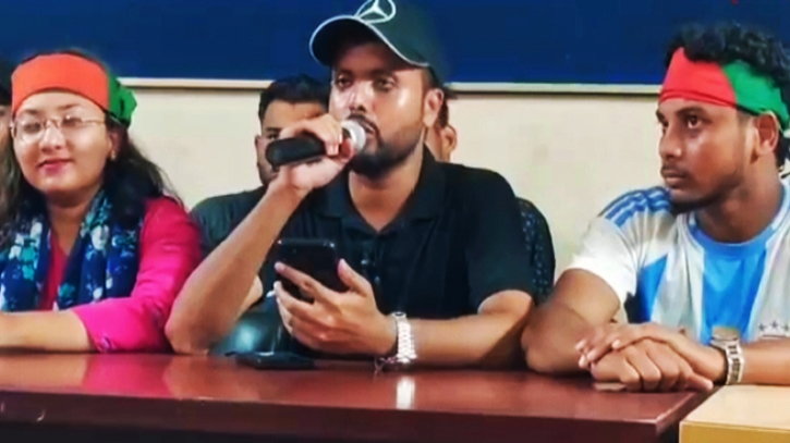 বৈষম্য বিরোধী ছাত্র আন্দোলনে ‘সমন্বয়ক’ পদ নিয়ে দ্বন্দ্ব বৈষম্য বিরোধী ছাত্র আন্দোলনে ‘সমন্বয়ক’ পদ নিয়ে দ্বন্দ্ব