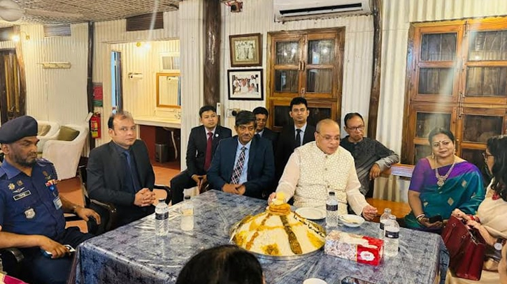 সাম্প্রদায়িক সংকীর্ণতার উর্ধ্বে উঠে কাজ করতে হবে: প্রধান বিচারপতি সাম্প্রদায়িক সংকীর্ণতার উর্ধ্বে উঠে কাজ করতে হবে: প্রধান বিচারপতি