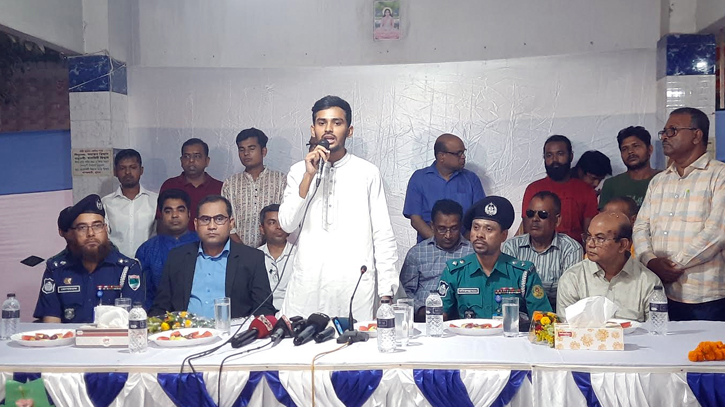 ধর্মীয় বিভাজন উসকে দিয়ে রাজনীতির স্বার্থ হাসিলের চেষ্টা চলছে: আসিফ মাহমুদ ধর্মীয় বিভাজন উসকে দিয়ে রাজনীতির স্বার্থ হাসিলের চেষ্টা চলছে: আসিফ মাহমুদ