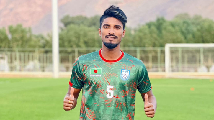 গুলিবিদ্ধ হয়ে হাসপাতালে জাতীয় দলের ফুটবলার গুলিবিদ্ধ হয়ে হাসপাতালে জাতীয় দলের ফুটবলার