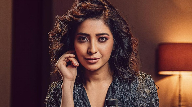 বিছানায় গিয়েই সফল হয়েছে ছোট পর্দার সব তারকা বিছানায় গিয়েই সফল হয়েছে ছোট পর্দার সব তারকা