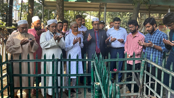 ময়মনসিংহে শহীদ সাগরের পরিবার ও আহতদের পাশে বিভাগীয় কমিশনার ময়মনসিংহে শহীদ সাগরের পরিবার ও আহতদের পাশে বিভাগীয় কমিশনার