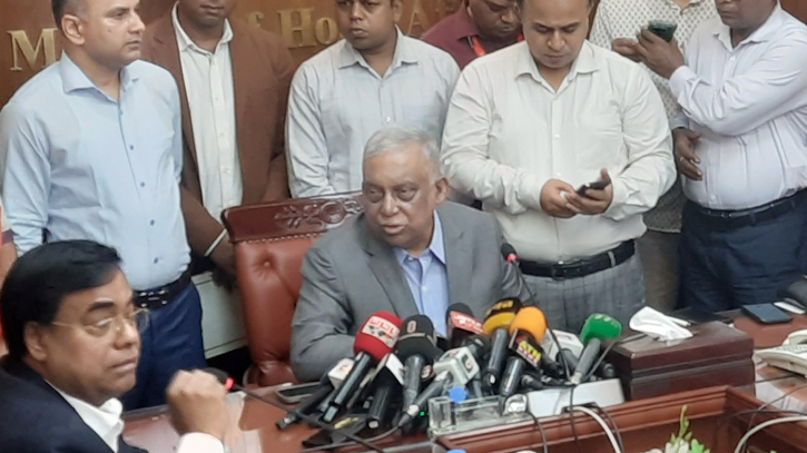 জনমনে স্বস্তি না ফেরা পর্যন্ত কারফিউ চলবে: স্বরাষ্ট্রমন্ত্রী জনমনে স্বস্তি না ফেরা পর্যন্ত কারফিউ চলবে: স্বরাষ্ট্রমন্ত্রী