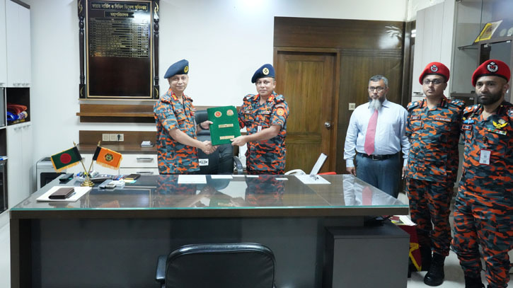 ফায়ার সার্ভিস এর নবনিযুক্ত মহাপরিচালকের দায়িত্ব গ্রহণ ফায়ার সার্ভিস এর নবনিযুক্ত মহাপরিচালকের দায়িত্ব গ্রহণ
