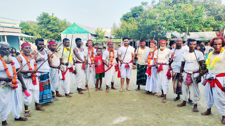 সরাইলে গ্রাম বাংলার ঐতিহ্যবাহী লাঠি খেলা অনুষ্ঠিত সরাইলে গ্রাম বাংলার ঐতিহ্যবাহী লাঠি খেলা অনুষ্ঠিত