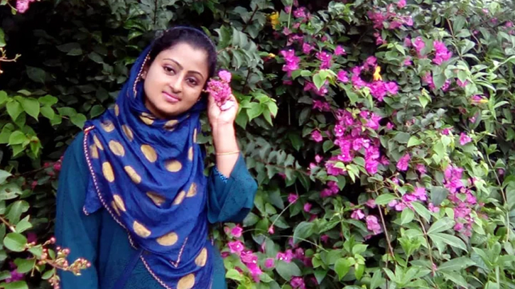 দুই সংসার চালাতে কষ্ট, দ্বিতীয় স্ত্রীকে ঘুরতে নিয়ে পুড়িয়ে হত্যা