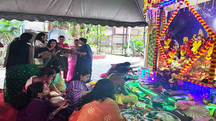 কুয়ালামাপুরে সার্বজনীন পূজার আয়োজন প্রবাসীদের কুয়ালামাপুরে সার্বজনীন পূজার আয়োজন প্রবাসীদের