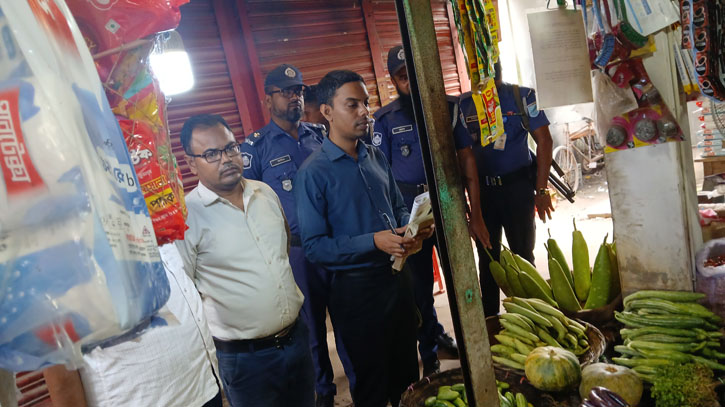 টাঙ্গাইলে দ্রব্যমুল্যে নিয়ন্ত্রণে বিশেষ টাস্কফোর্স অভিযান টাঙ্গাইলে দ্রব্যমুল্যে নিয়ন্ত্রণে বিশেষ টাস্কফোর্স অভিযান