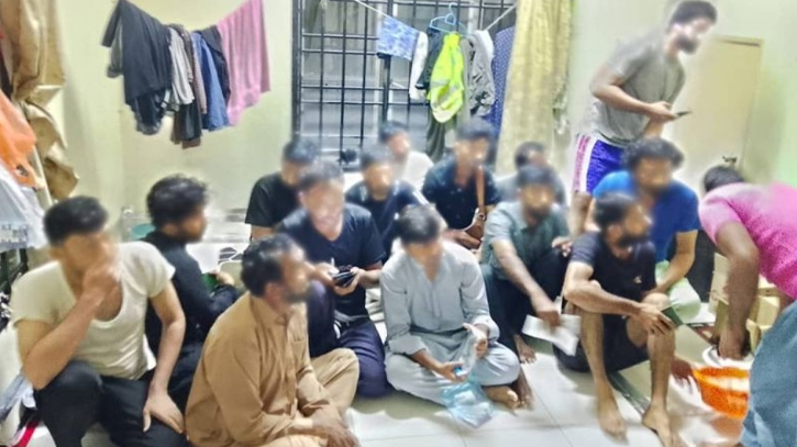মালয়েশিয়ার সেরেম্বানে অভিযান বাংলাদেশী সহ গ্রেফতার ৫৫ মালয়েশিয়ার সেরেম্বানে অভিযান বাংলাদেশী সহ গ্রেফতার ৫৫