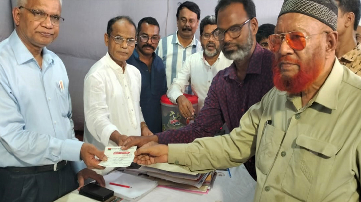 বন্যায় ক্ষতিগ্রস্থদের পাশে চাটমোহর উপজেলা বিএনপি বন্যায় ক্ষতিগ্রস্থদের পাশে চাটমোহর উপজেলা বিএনপি