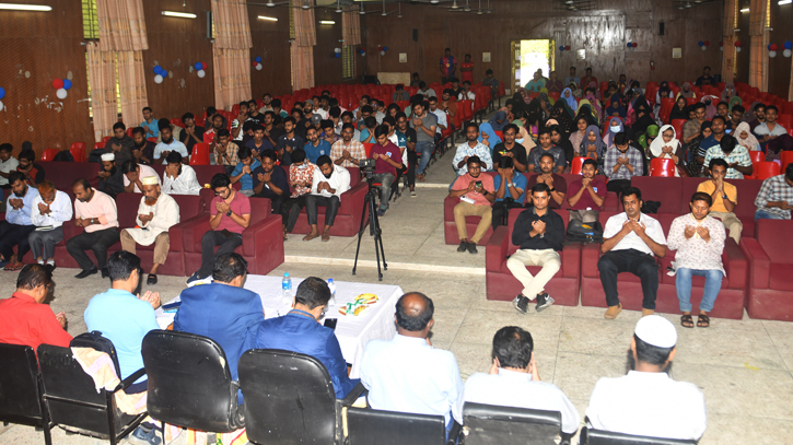 নোবিপ্রবি ছাত্রের আকস্মিক মৃত্যুর ঘটনায় উপাচার্যের মতবিনিময় নোবিপ্রবি ছাত্রের আকস্মিক মৃত্যুর ঘটনায় উপাচার্যের মতবিনিময়