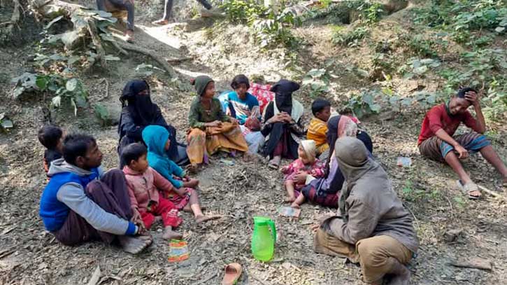 আলীকদমে থামছে না মানব পাচার, প্রতিরাতেই ঘটছে রোহিঙ্গাদের অনুপ্রবেশ আলীকদমে থামছে না মানব পাচার, প্রতিরাতেই ঘটছে রোহিঙ্গাদের অনুপ্রবেশ