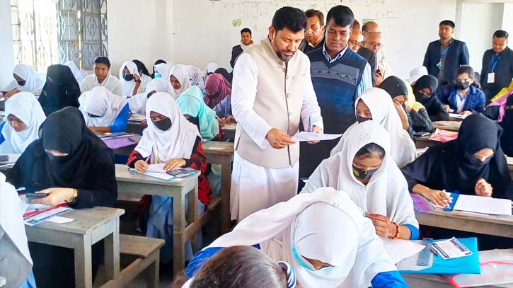 চট্টগ্রামের লোহাগাড়ায় শহিদ ওয়াসিম-ইশমাম গোল্ড মেডেল বৃত্তি পরিক্ষা অনুষ্ঠিত চট্টগ্রামের লোহাগাড়ায় শহিদ ওয়াসিম-ইশমাম গোল্ড মেডেল বৃত্তি পরিক্ষা অনুষ্ঠিত