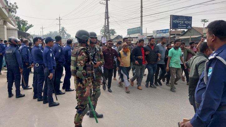 টাঙ্গাইলে বিএনপি-কৃষক শ্রমিক জনতা লীগের সংঘর্ষ টাঙ্গাইলে বিএনপি-কৃষক শ্রমিক জনতা লীগের সংঘর্ষ