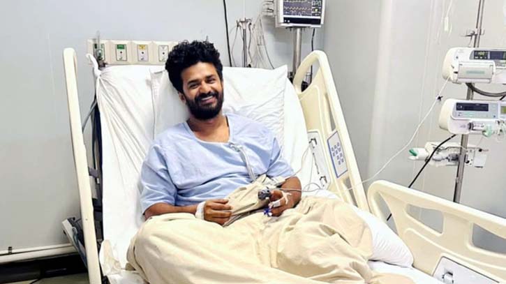 হঠাৎ বেহুঁশ হয়ে পড়ে যান মুশফিক ফারহান হঠাৎ বেহুঁশ হয়ে পড়ে যান মুশফিক ফারহান