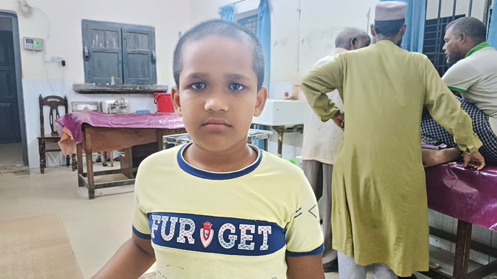 চিলমারীতে কুকুরের কামড়ের স্বীকার শিশুসহ ১৫ জন চিলমারীতে কুকুরের কামড়ের স্বীকার শিশুসহ ১৫ জন