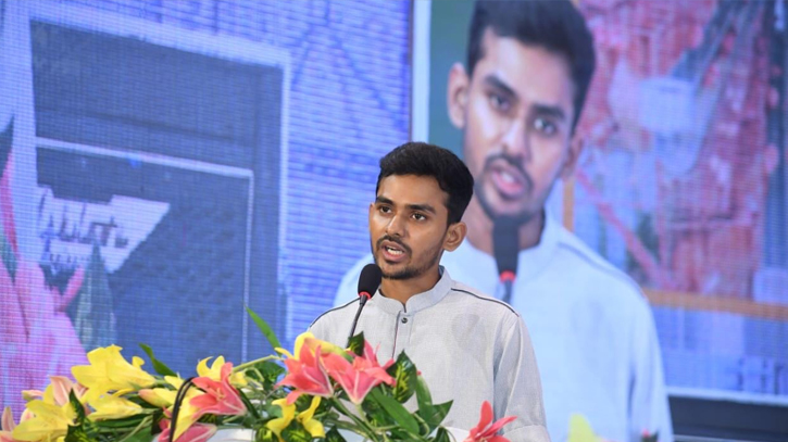 ছাত্র-জনতার লড়াই এখনও শেষ হয়নি: উপদেষ্টা আসিফ ছাত্র-জনতার লড়াই এখনও শেষ হয়নি: উপদেষ্টা আসিফ
