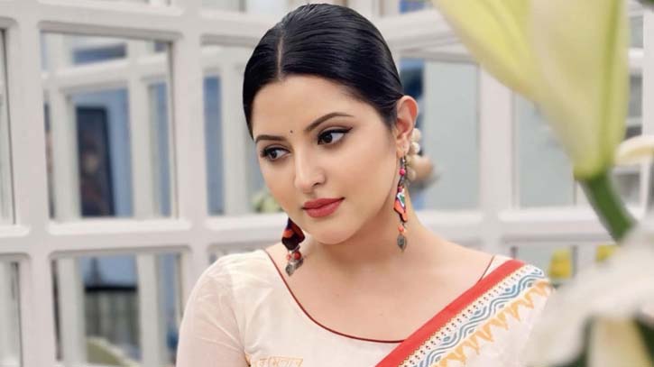 কলকাতায় যেতে না পেরে কান্না পাচ্ছে পরীমণির কলকাতায় যেতে না পেরে কান্না পাচ্ছে পরীমণির