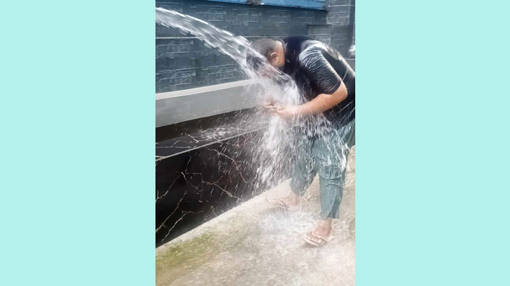 বৈশাখের তাপদাহে পুড়ছে বগুড়া, অতিষ্ঠ জনজীবন, বাড়ছে বিভিন্ন রোগ বৈশাখের তাপদাহে পুড়ছে বগুড়া, অতিষ্ঠ জনজীবন, বাড়ছে বিভিন্ন রোগ