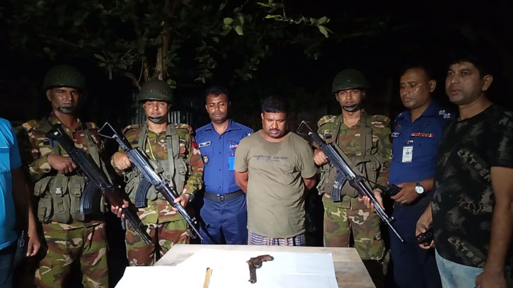 মুজিবনগরে অস্ত্রসহ সাবেক ইউপি সদস্য আটক মুজিবনগরে অস্ত্রসহ সাবেক ইউপি সদস্য আটক