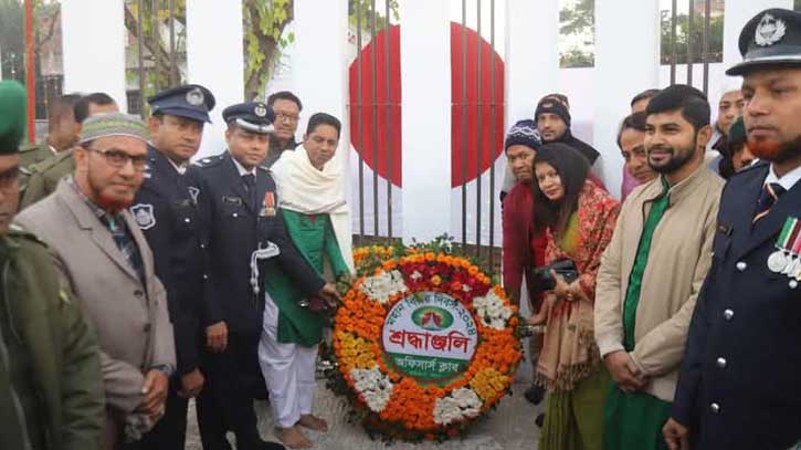 হাটহাজারীতে মহান বিজয় দিবস উদযাপন হাটহাজারীতে মহান বিজয় দিবস উদযাপন