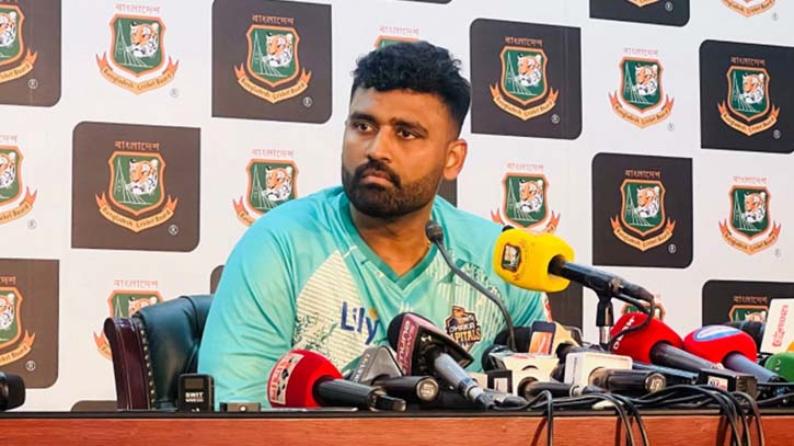 অন্য লিগ বাদ দিয়ে কেন বিপিএলে, জানালেন থিসারা অন্য লিগ বাদ দিয়ে কেন বিপিএলে, জানালেন থিসারা