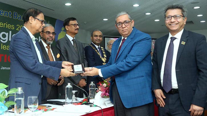 ‘টপ টেন ব্যাংক অ্যাওয়ার্ড’ পেল ন্যাশনাল ব্যাংক ‘টপ টেন ব্যাংক অ্যাওয়ার্ড’ পেল ন্যাশনাল ব্যাংক