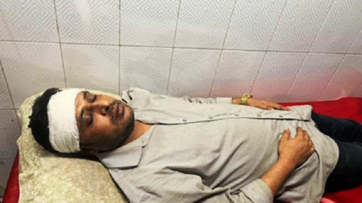 বগুড়ায় কবি সুলতান স্যান্নালের ওপর হামলা বগুড়ায় কবি সুলতান স্যান্নালের ওপর হামলা