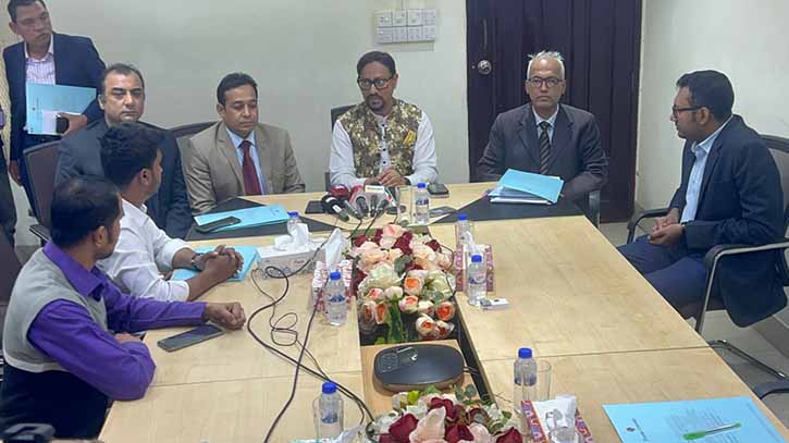 প্রিমিয়ার বিশ্ববিদ্যালয়ে আর্থিক পরিস্থিতি অডিট করা হবে : মেয়র শাহাদাত প্রিমিয়ার বিশ্ববিদ্যালয়ে আর্থিক পরিস্থিতি অডিট করা হবে : মেয়র শাহাদাত