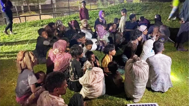 সাগরপথে অনুপ্রবেশকালে ২১ শিশুসহ ৩৭ রোহিঙ্গা আটক সাগরপথে অনুপ্রবেশকালে ২১ শিশুসহ ৩৭ রোহিঙ্গা আটক