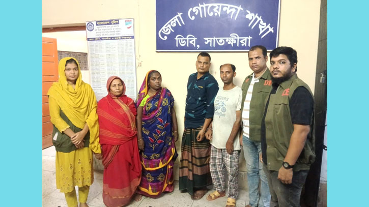 মন্দিরে সোনার মুকুট চুরির ঘটনায় গ্রেপ্তার ৪ জনকে রিমান্ডে নিয়ে জিজ্ঞাসাবাদ মন্দিরে সোনার মুকুট চুরির ঘটনায় গ্রেপ্তার ৪ জনকে রিমান্ডে নিয়ে জিজ্ঞাসাবাদ