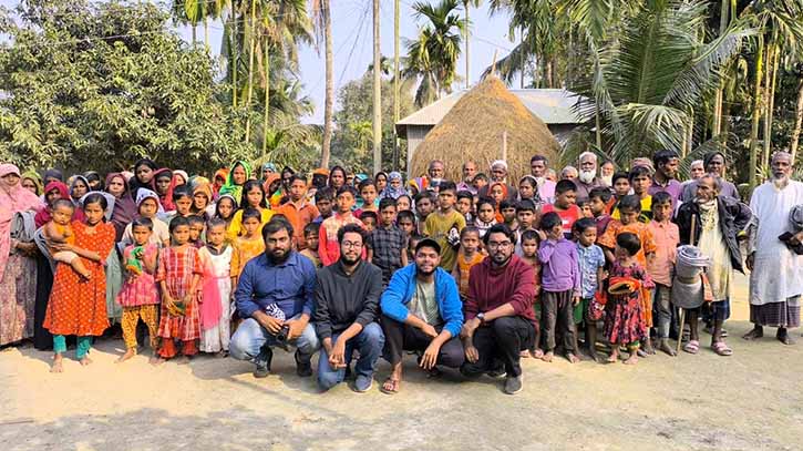 স্মাইল শাটেল ফাউন্ডেশন ও এলডিএফ এর শীতবস্ত্র বিতরণ স্মাইল শাটেল ফাউন্ডেশন ও এলডিএফ এর শীতবস্ত্র বিতরণ
