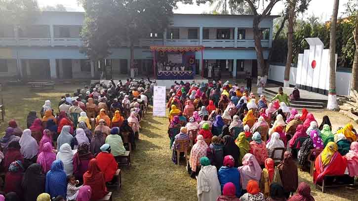 নাটোরের নলডাঙ্গায় ফ্রি চক্ষু শিবিরে ২ হাজার রোগী পেলো উন্নত চিকিৎসা নাটোরের নলডাঙ্গায় ফ্রি চক্ষু শিবিরে ২ হাজার রোগী পেলো উন্নত চিকিৎসা