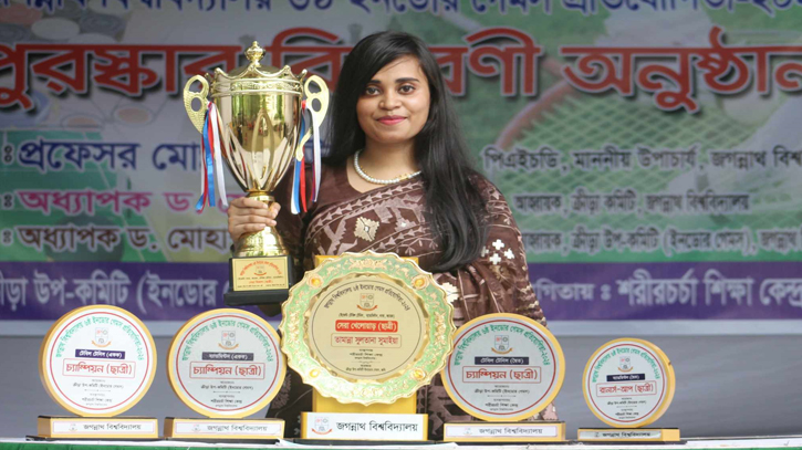 জবিতে তৃতীয়বার সেরা খেলোয়াড় নির্বাচিত হলেন তামান্না জবিতে তৃতীয়বার সেরা খেলোয়াড় নির্বাচিত হলেন তামান্না
