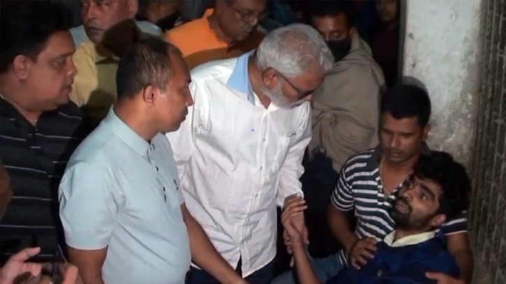 লক্ষ্মীপুরে দুর্বৃত্তদের ছুরিকাঘাতে স্বর্ণ ব্যবসায়ী নিহত লক্ষ্মীপুরে দুর্বৃত্তদের ছুরিকাঘাতে স্বর্ণ ব্যবসায়ী নিহত