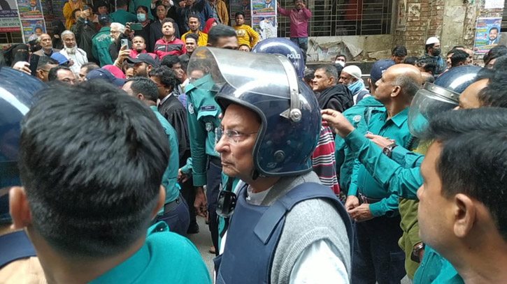 হত্যা মামলায় হাসানুল হক ইনুর ফের ৪ দিনের রিমান্ড হত্যা মামলায় হাসানুল হক ইনুর ফের ৪ দিনের রিমান্ড