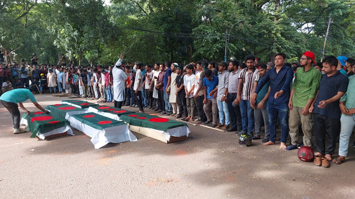 কফিন ধরে আন্দোলন চালিয়ে যাওয়ার শপথ শিক্ষার্থীদের কফিন ধরে আন্দোলন চালিয়ে যাওয়ার শপথ শিক্ষার্থীদের