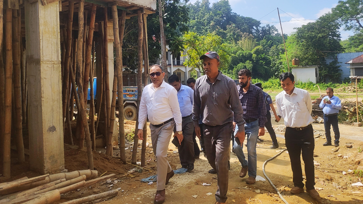 রোয়াংছড়িতে উন্নয়নমুলক বিভিন্ন নির্মাণাধীন স্থাপনা পরিদর্শন জেলা প্রশাসকের রোয়াংছড়িতে উন্নয়নমুলক বিভিন্ন নির্মাণাধীন স্থাপনা পরিদর্শন জেলা প্রশাসকের