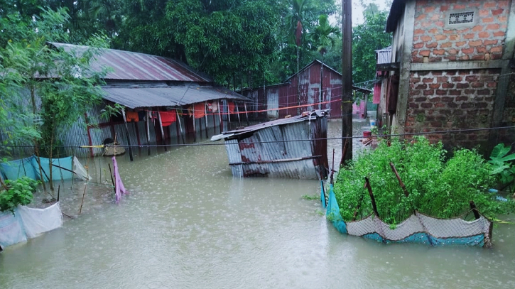 শান্তিগঞ্জে বন্যার ছোবল, পানিতে ভাসছে গ্রামের পর গ্রাম শান্তিগঞ্জে বন্যার ছোবল, পানিতে ভাসছে গ্রামের পর গ্রাম