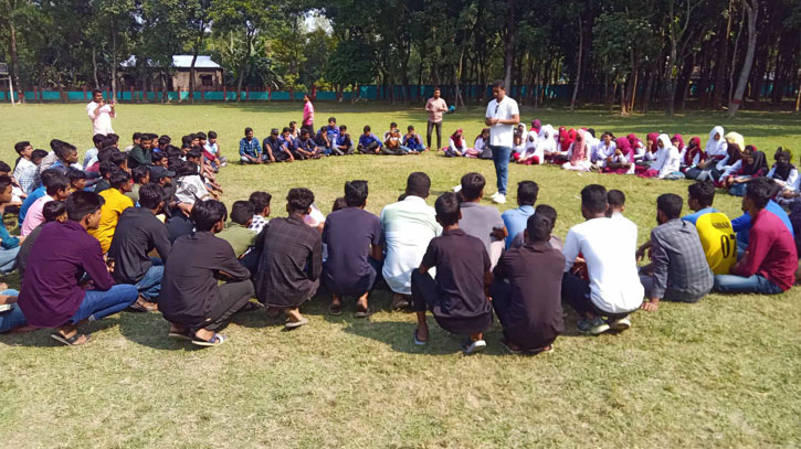 ফুলবাড়ীতে শিক্ষার্থীদের সাথে কেন্দ্রীয় ছাত্রদলের মতবিনিময় ফুলবাড়ীতে শিক্ষার্থীদের সাথে কেন্দ্রীয় ছাত্রদলের মতবিনিময়