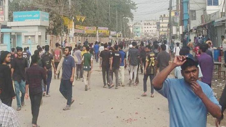 কুয়েটে ছাত্রদের দুই গ্রুপের মধ্যে সংঘর্ষ, ধাওয়া-পাল্টা ধাওয়া কুয়েটে ছাত্রদের দুই গ্রুপের মধ্যে সংঘর্ষ, ধাওয়া-পাল্টা ধাওয়া