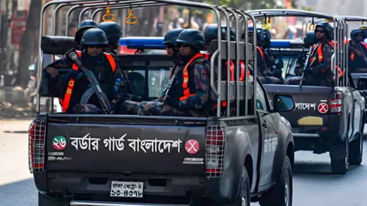সারাদেশে ৩১৭ প্লাটুন বিজিবি মোতায়েন সারাদেশে ৩১৭ প্লাটুন বিজিবি মোতায়েন