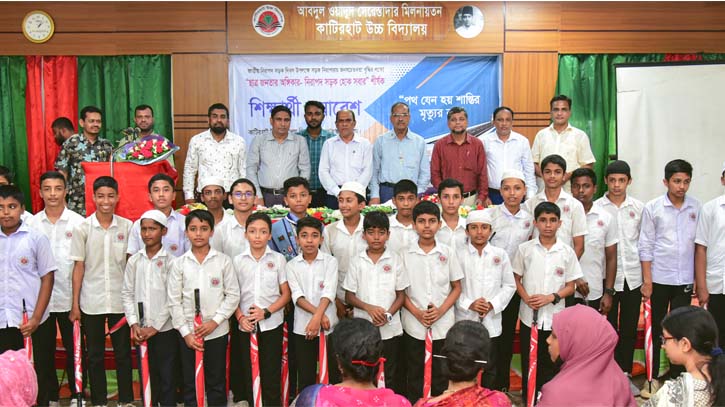 সড়ক দুর্ঘটনা রোধে সবাইকে সচেতন হতে হবে: লায়ন হাকিম আলী সড়ক দুর্ঘটনা রোধে সবাইকে সচেতন হতে হবে: লায়ন হাকিম আলী