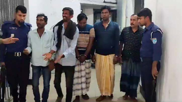 আশুলিয়ায় ডাকাতির প্রস্তুতিকালে দেশীয় অস্ত্রসহ গ্রেপ্তার ৫