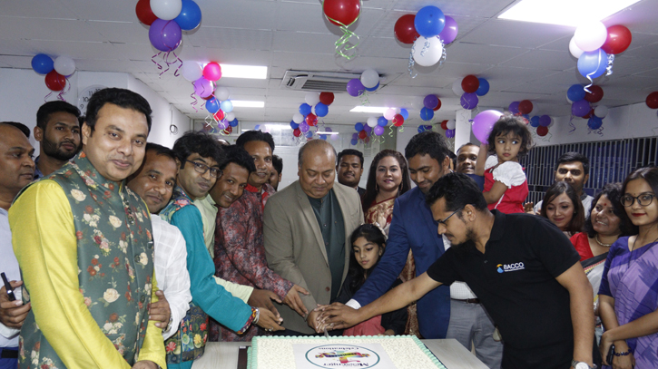 প্রতিষ্ঠাবার্ষিকীতে পাঠক-শুভানুধ্যায়ীদের ভালোবাসায় সিক্ত দ্য ডেইলি মেসেঞ্জার প্রতিষ্ঠাবার্ষিকীতে পাঠক-শুভানুধ্যায়ীদের ভালোবাসায় সিক্ত দ্য ডেইলি মেসেঞ্জার
