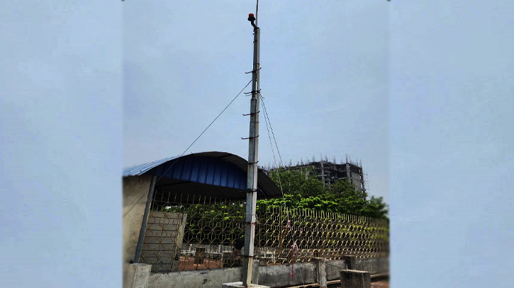রাজশাহী মেডিকেলে বজ্রপাত নিরোধক ছয়টি দন্ডই অকেজো! রাজশাহী মেডিকেলে বজ্রপাত নিরোধক ছয়টি দন্ডই অকেজো!